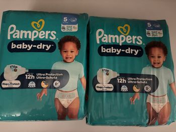 2 paquets couches Pampers taille 5 neuf 