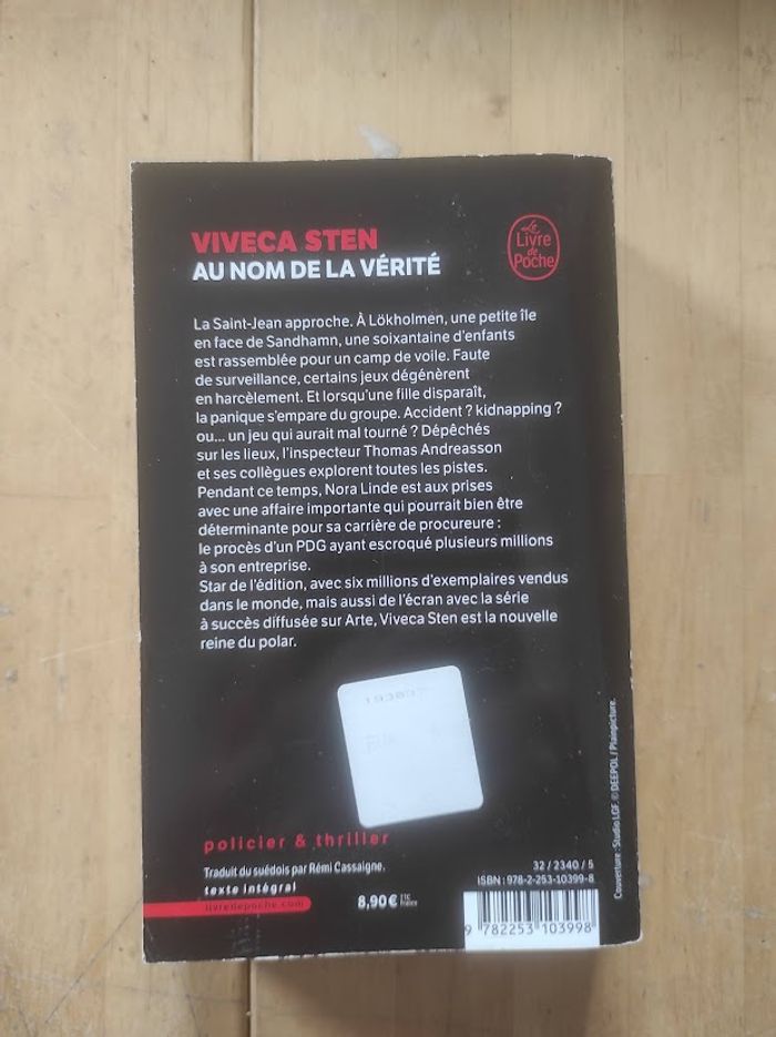 Au nom de la vérité Viveca Sten Livre de Poche 2021 - photo numéro 3