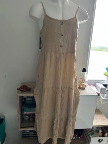 Longue robe beige femme