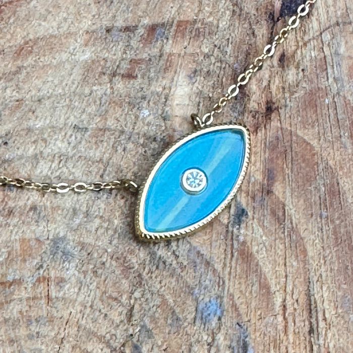 Collier chaîne réglable acier inoxydable or œil résine vert/turquoise cristal au centre