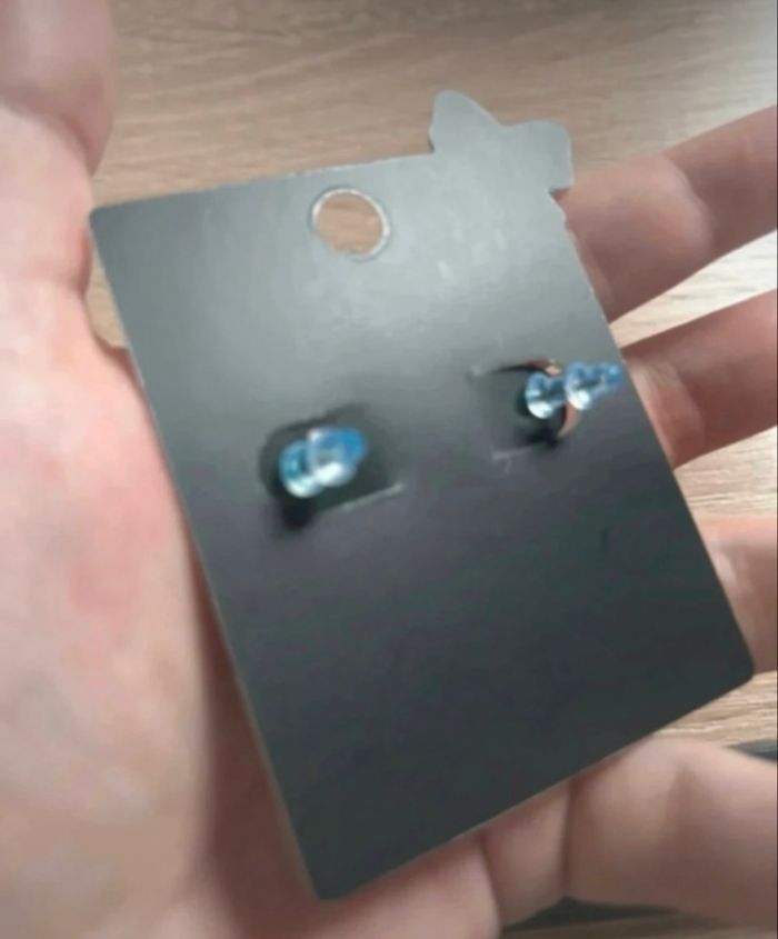 Boucles d’oreilles NEUVES avec étiquette pour femme en forme de fleurs couleur bleu - photo numéro 6