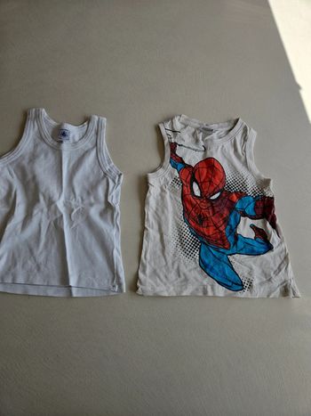 Lot de 2 débardeurs 4/5 ans