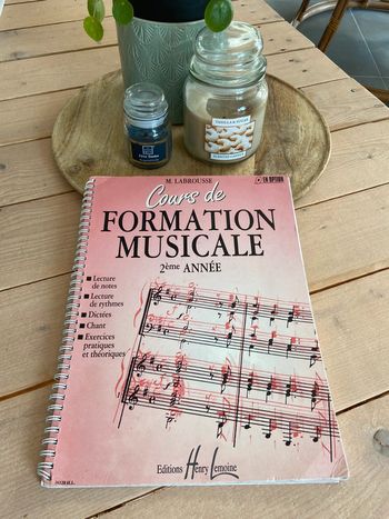 Livre Cours de formation de musique 2ème année