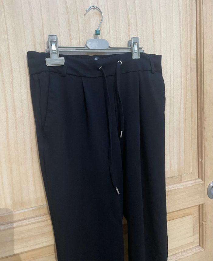 Entre le jogging et le chino pantalon noir taille 34 - photo numéro 5