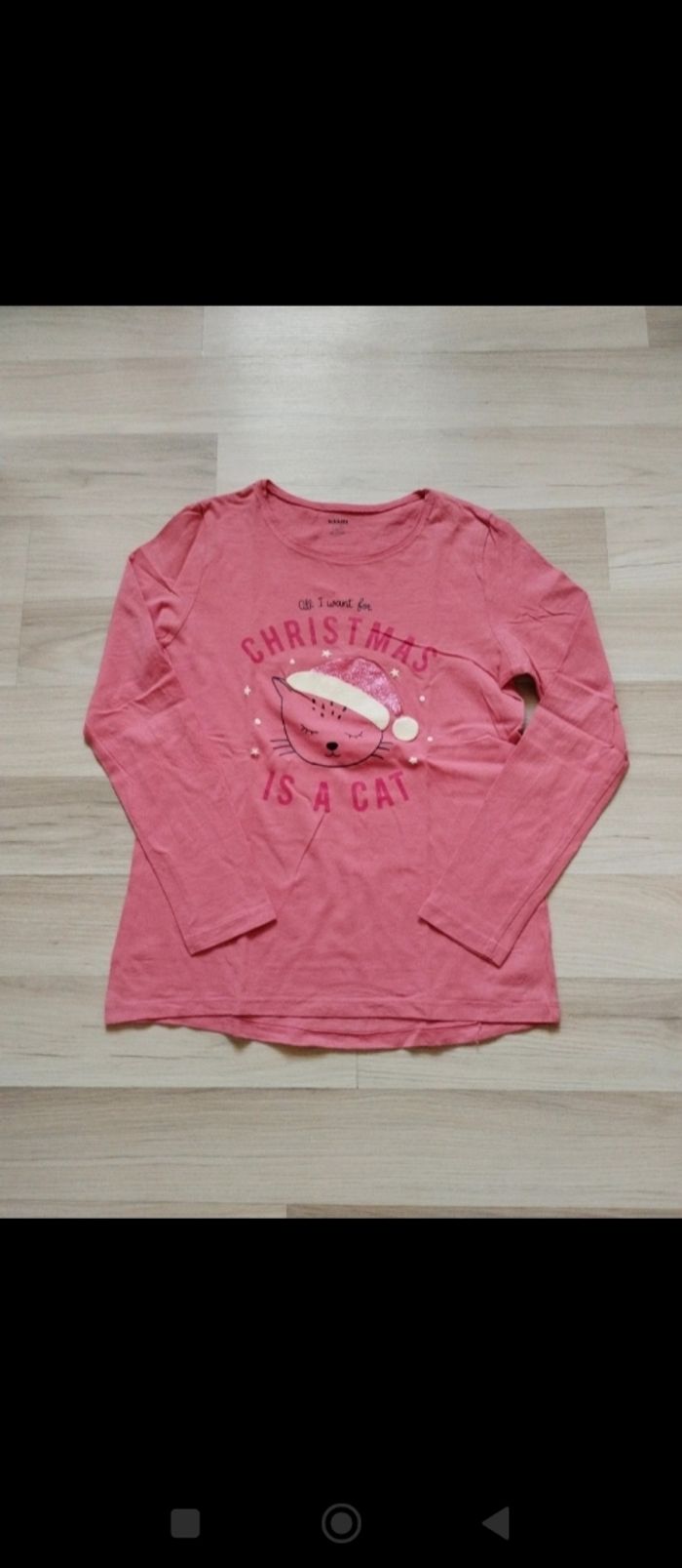 Tee-shirt manches longues couleur framboise 12 ans très peu porté