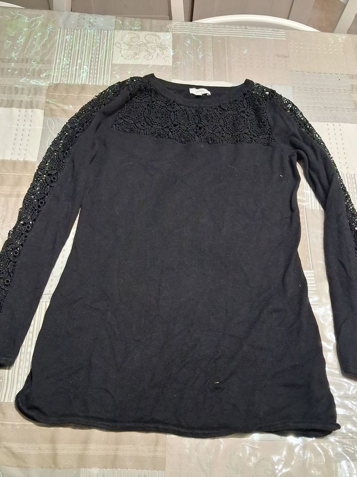 Pull avec broderie