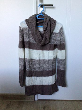 Robe acrylique grosse maille col roulé