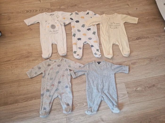 Lot grenouillères 1 mois, Gémo