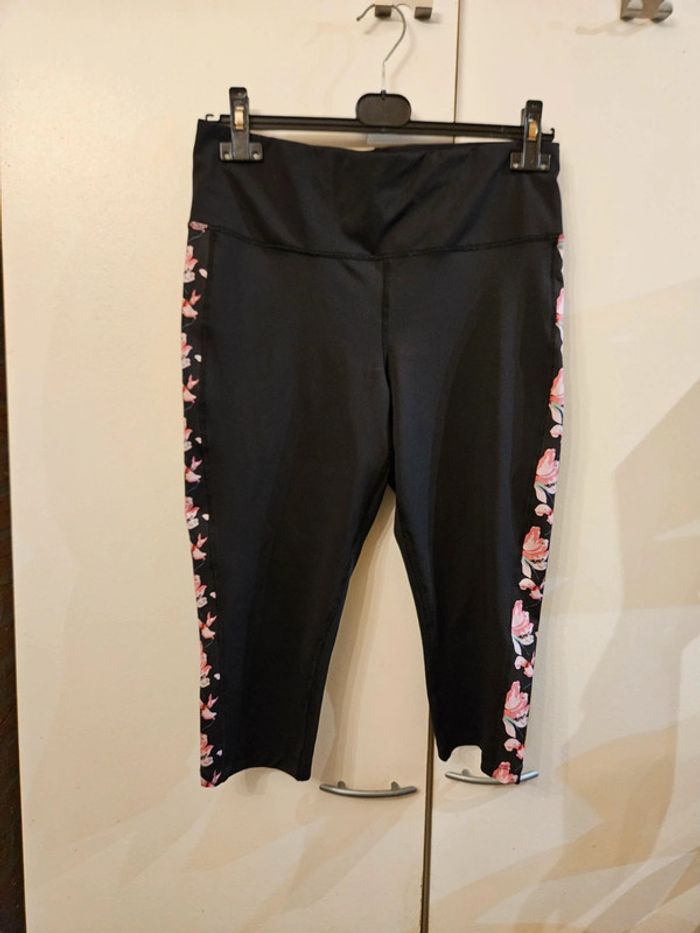 Short/collant de sport Active Touch taille M noir motif fleur sur le côté - photo numéro 2