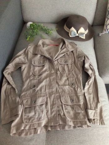 Belle veste parfaite pour le printemps