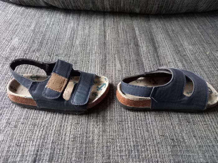 Nu pieds garçon 25 - photo numéro 2