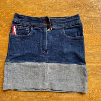 Jupe courte en jean bicolore avec logo Diab’less rouge taille S