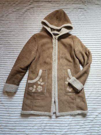 Manteau doublé effet peau lainée Kiabi – Taille 42 – Long – Capuche – Bon état
