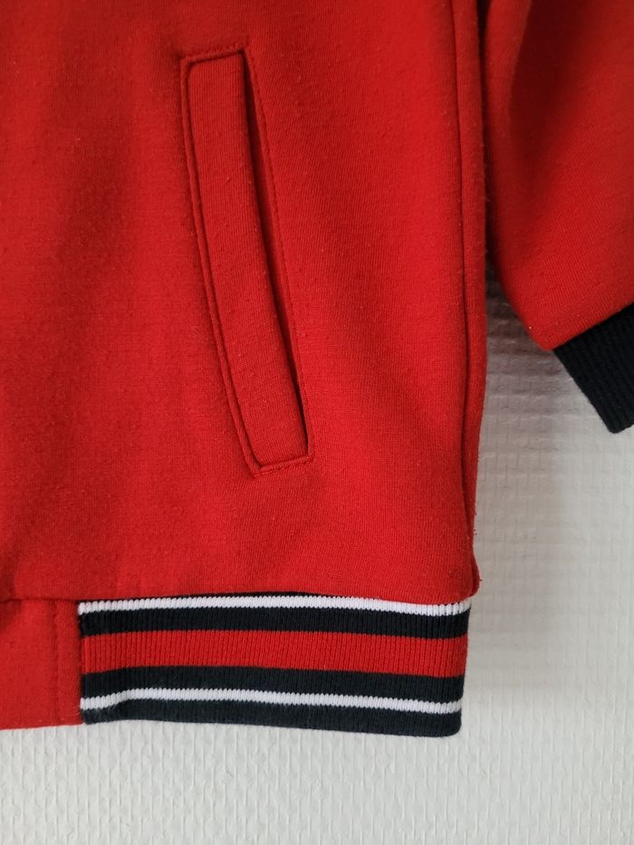 Veste rouge IKKS 3 ans TBE - photo numéro 3