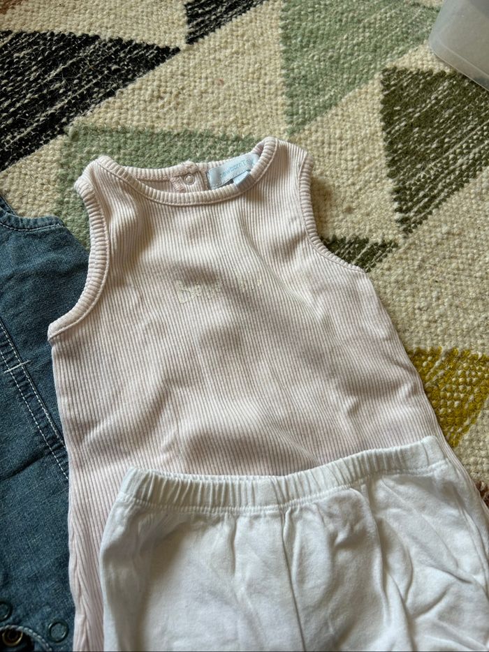 Lot vêtements 1mois - photo numéro 3