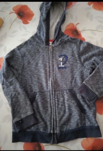 Veste a capuche 8 ans