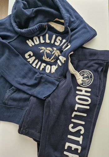 Ensemble hollister avec pull à capuche