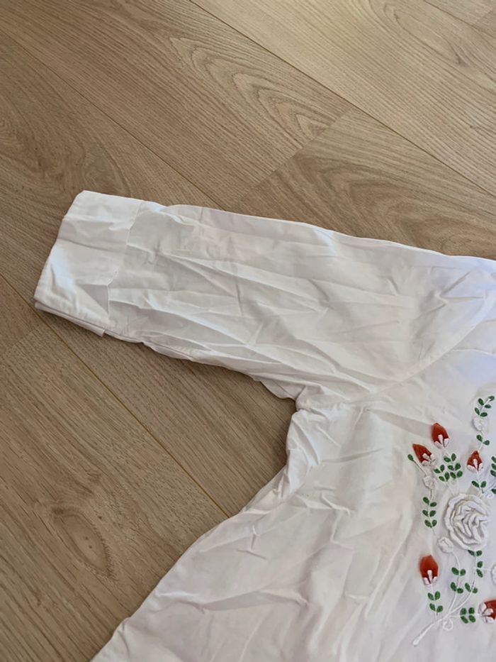 Chemise blanche à détail fleuri - photo numéro 2