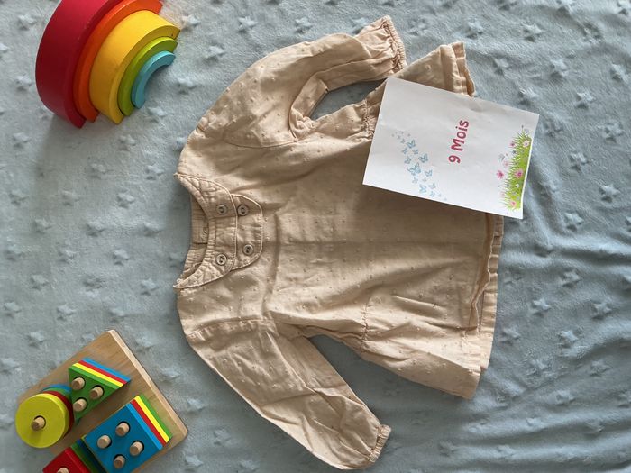 blouse manches longues beige ouverture totale au dos 9 mois kitchoun - photo numéro 3