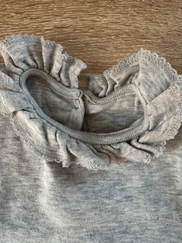 Body gris Petit Bateau 12 mois TBE - photo numéro 3