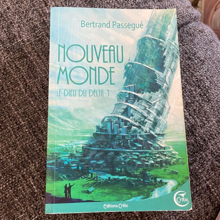 Livre SF tome 1 nouveau monde