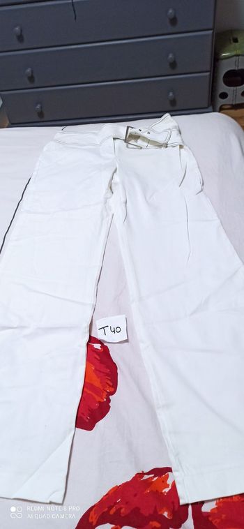 Pantalon blanc t. 40 3 Suisses