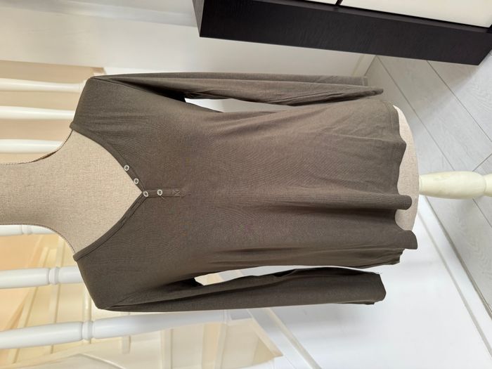 Blouse manches longues WE marron avec boutons sur le col V - photo numéro 2