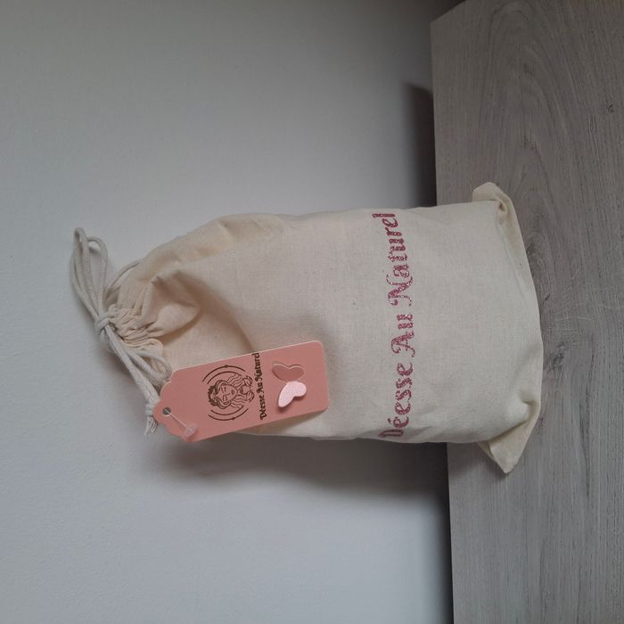 Pochon en coton 20x30cm crème avec inscription en fuchsia pailleté - NEUF - Déesse au Naturel - photo numéro 4