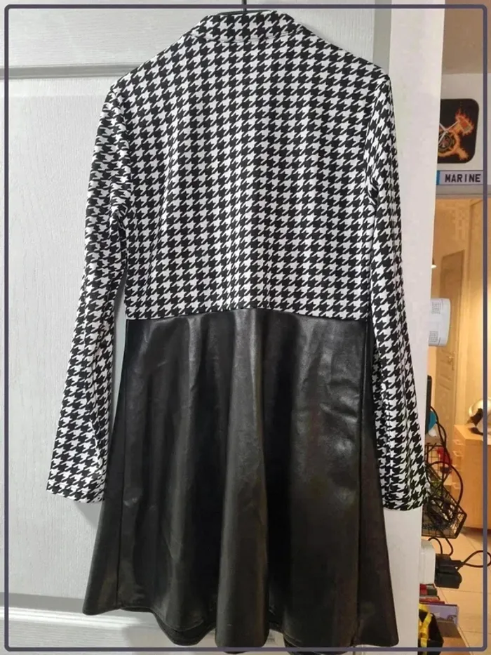Robe noire et blanche - photo numéro 2