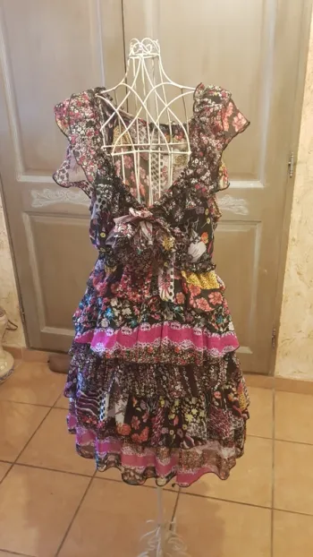 Robe courte sans manche