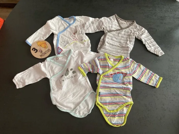Lot de 4 bodies 3 mois Orchestra