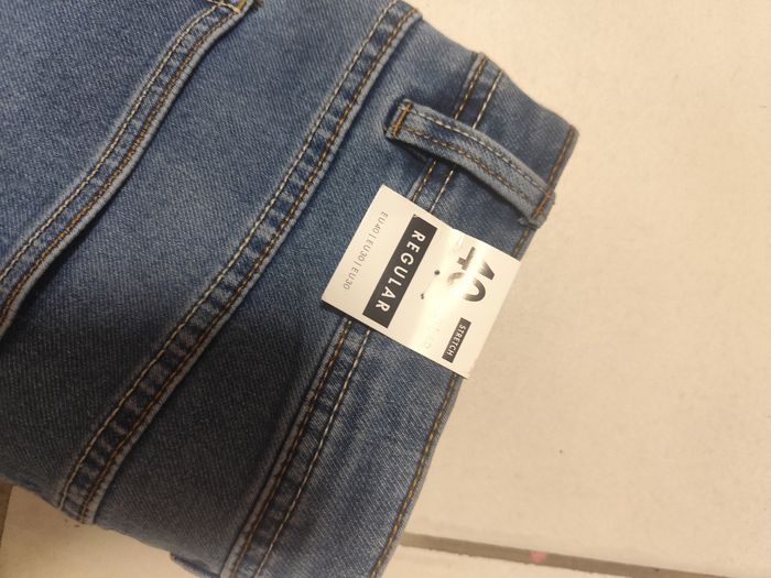 Jean neuf femme . - photo numéro 4