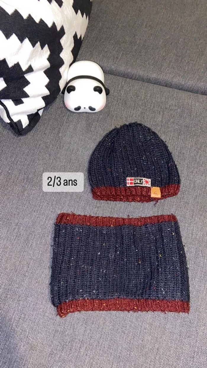 bonnet tour de cou