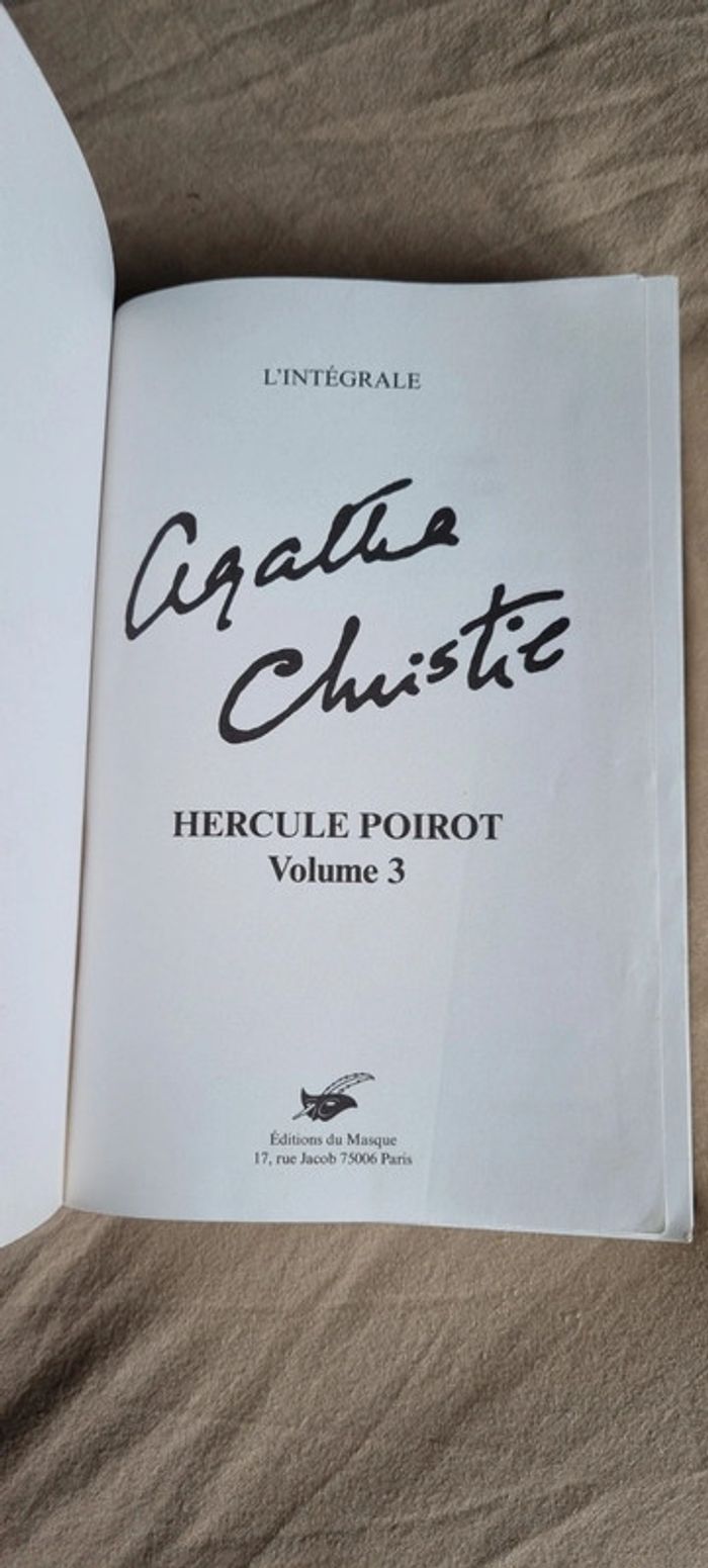 Intégrale Hercule Poirot - Intégrale n°6 - Hercule Poirot volume 3
Agatha Christie - photo numéro 8