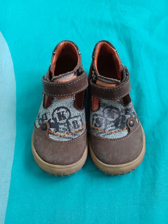 Chaussures garçon taille 22