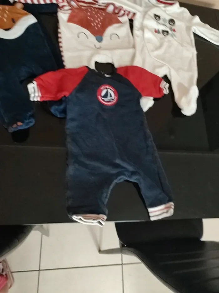 Lot pijama dont 2 pijama neuf 6 mois - photo numéro 4