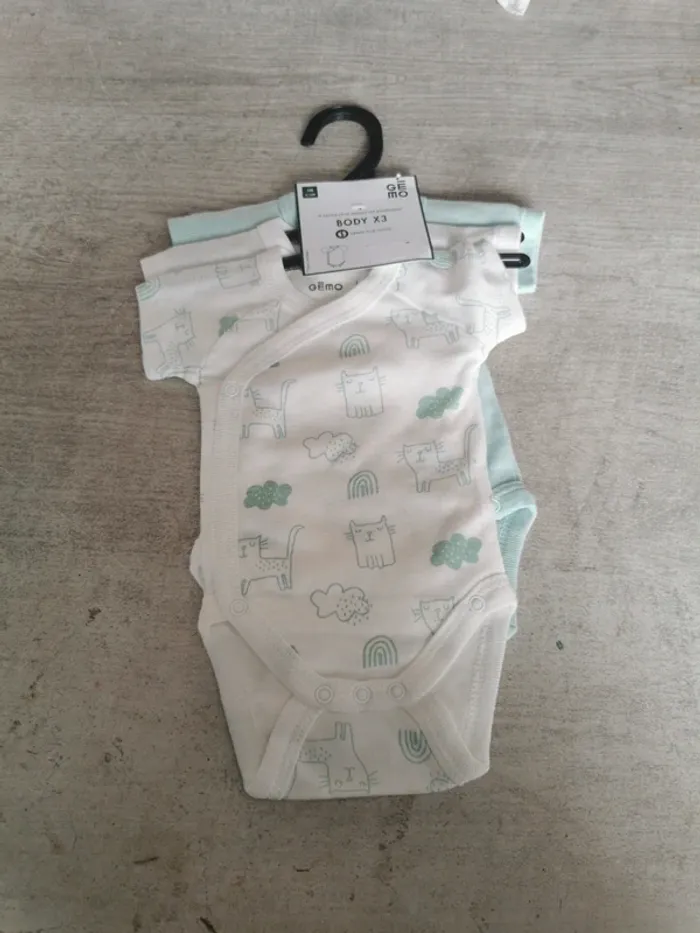 Lot de 3 body 1 mois gemo