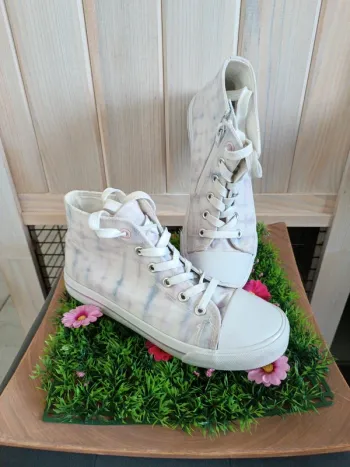 Baskets sneakers hautes en toile aux couleurs pastel