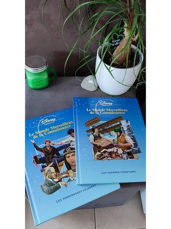Lot 2 livres Disney Présente : les grandes inventions et les personnages célèbres