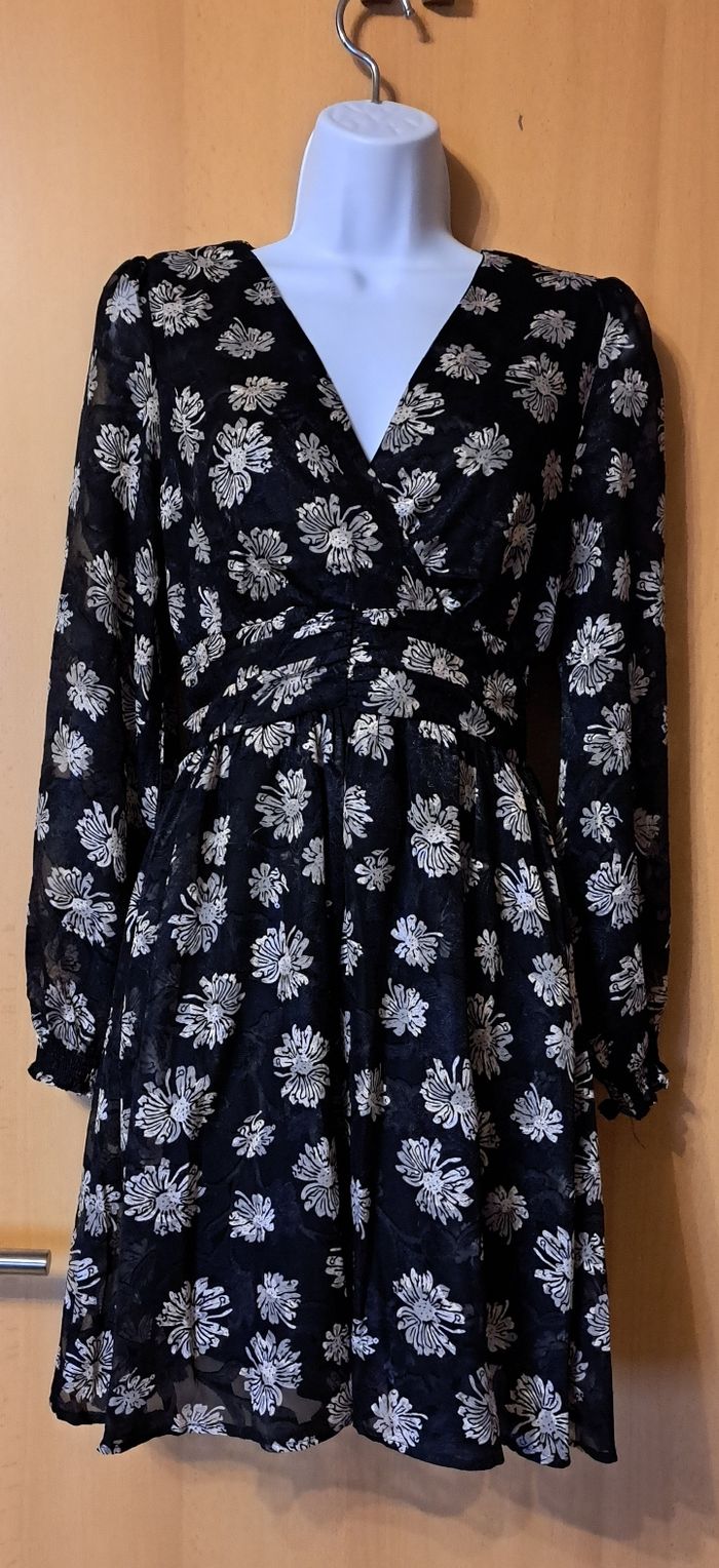 Robe noire à imprimé fleurs - photo numéro 3