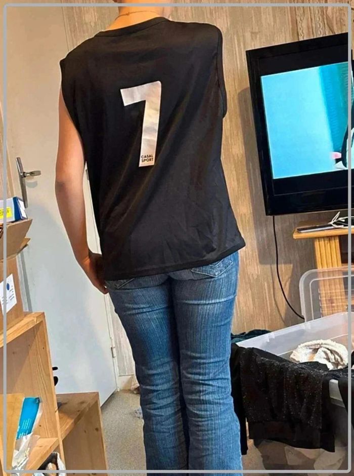 T  shirt taille  40/42 - photo numéro 2