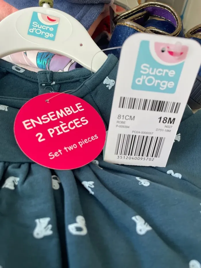 Ensemble, sucre d’orge, 18 mois neuf - photo numéro 4