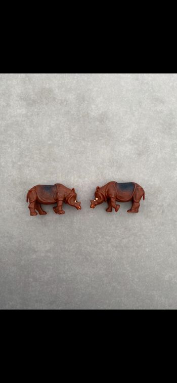 Lot de 2 figurines tapir