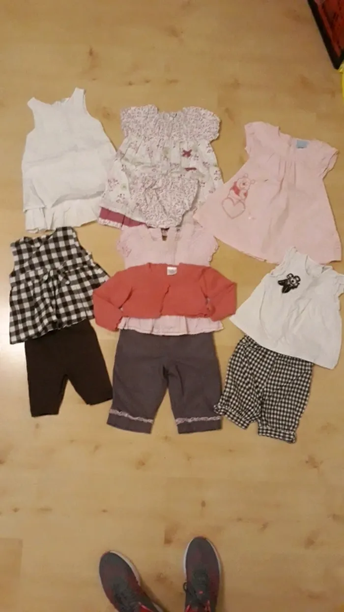 Lot vêtements été 12 mois
