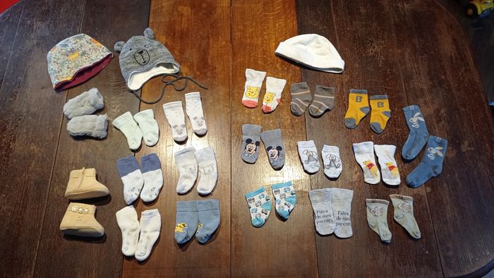 Lot de chaussettes et accessoires 6 mois- 1 an