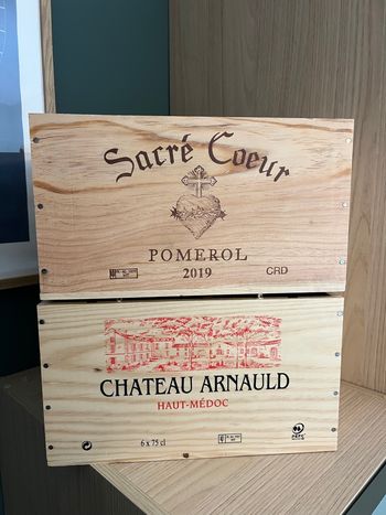 Lot de deux boîtes de rangements en bois rectangulaires / caisses à vins