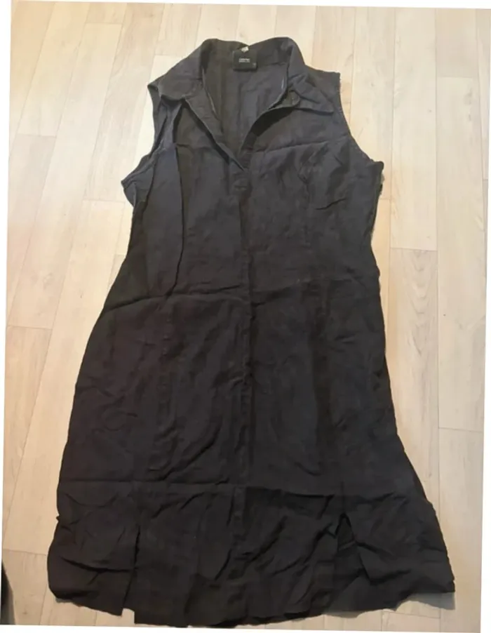 Robe taille 42 gris foncé la city sans manches col en V très bon état