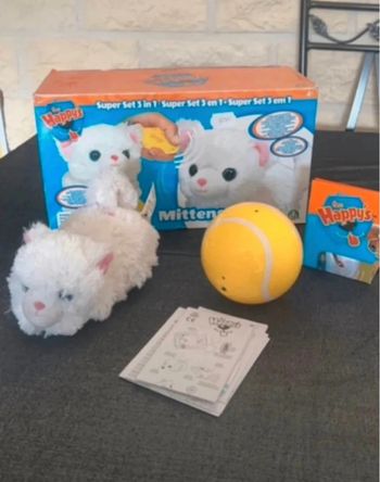 Chat interactif the happy's mittens avec sa balle