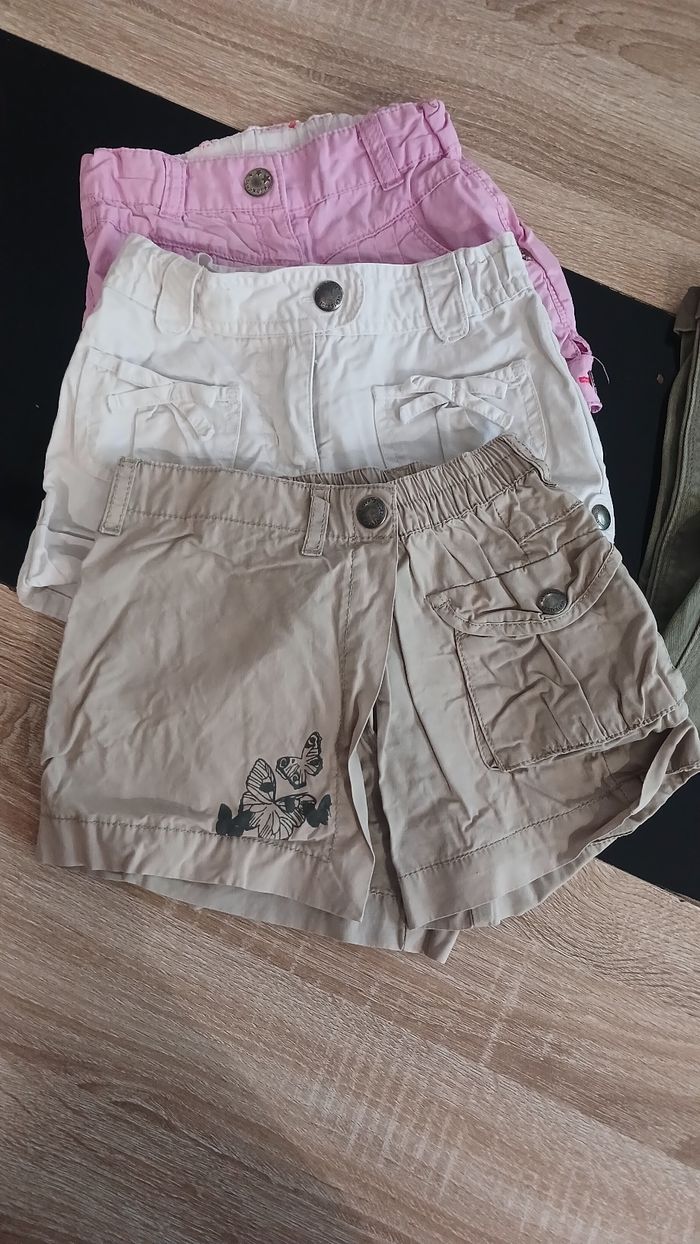 Lot 3 shorts + 1 jean fille 3 ans - photo numéro 3