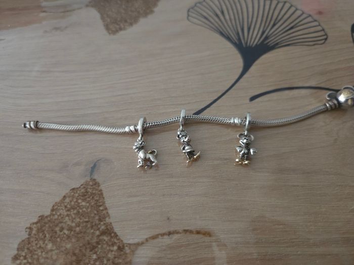 Bracelet 100 ans mickey Pandora et 3 charms - photo numéro 4